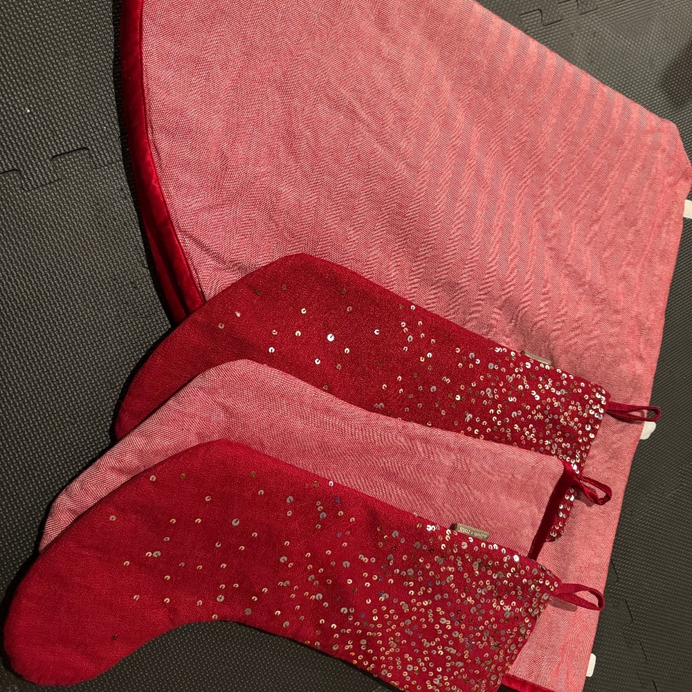 Tree Skirt & 3 stockings